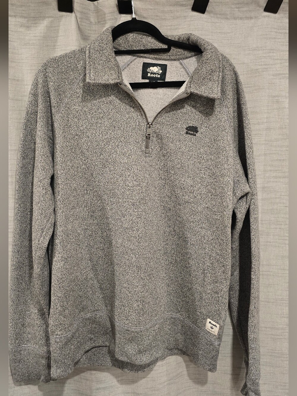 Roots Men's Light Gray Quarter-Zip Pullover Sweater